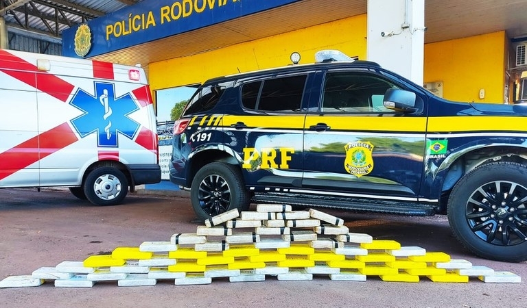 PRF apreende 62 Kg de cocaína em ambulância na BR-262