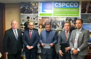 FenaPRF e ADPF entregam ofício à Comissão de Segurança Pública sobre previdência dos policiais da União