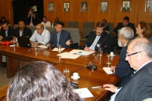 Novos cortes no orçamento podem causar colapso no serviço público